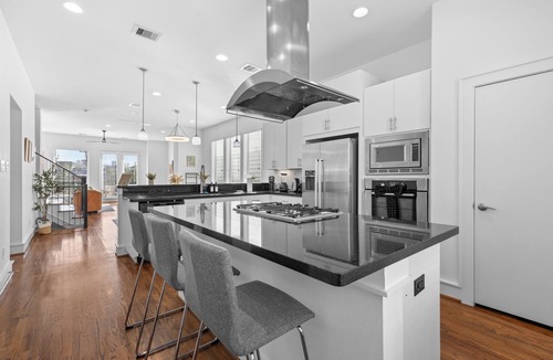 Washington Ave./ Memorial Park House | Luxury Rice Military home w/Private Pool, 3 Bedrooms, Sleeps Families & Group