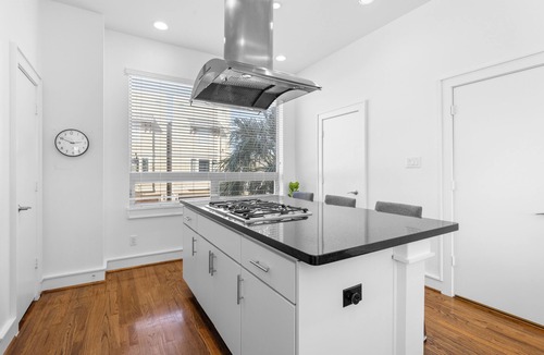 Washington Ave./ Memorial Park House | Luxury Rice Military home w/Private Pool, 3 Bedrooms, Sleeps Families & Group