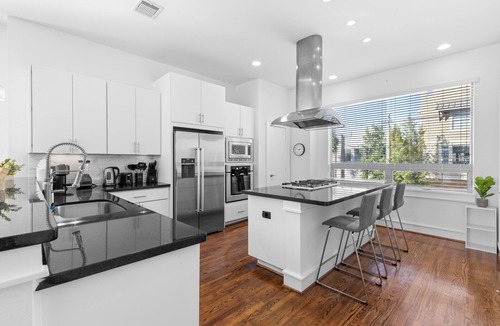 Washington Ave./ Memorial Park House | Luxury Rice Military home w/Private Pool, 3 Bedrooms, Sleeps Families & Group