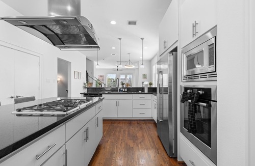 Washington Ave./ Memorial Park House | Luxury Rice Military home w/Private Pool, 3 Bedrooms, Sleeps Families & Group