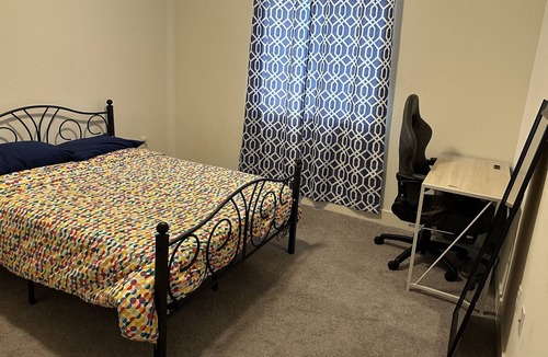 Hayward House | Luxury room in a brand new house