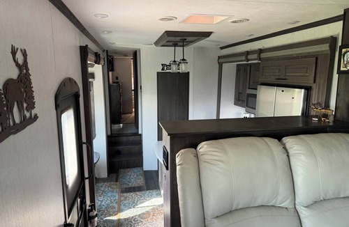 St. Anthony House | Luxury RV in Saint Anthony near the Sand Dunes and Yellowstone