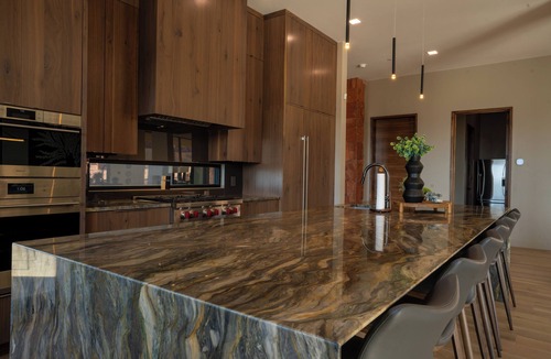 Ivins House | Luxury Service 5 Bedrooms - Sleeps 10 – Private Pool - Daily HSK
