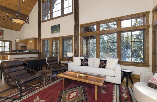 Spanish Peaks House | Luxury Ski In/Out | Chalet 49 | Spanish Peaks Club