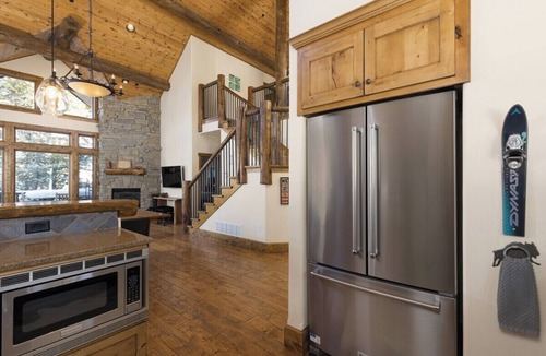 Spanish Peaks House | Luxury Ski In/Out | Chalet 49 | Spanish Peaks Club