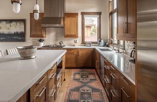 Spanish Peaks Cabin | Luxury Ski-in/Ski-out Spanish Peaks Home; Pet Friendly with Private Hot Tub!