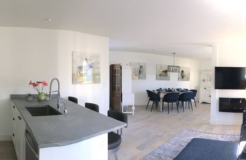 Coquitlam Bed & Breakfast | Luxury Space - Private Access/Private Area