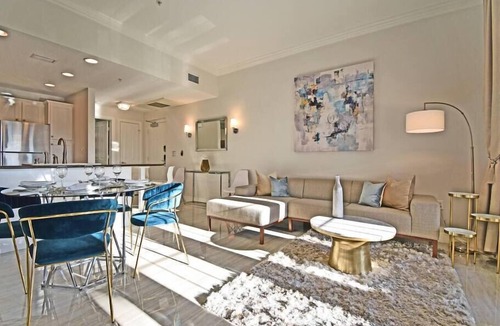 Reunion Condo | Luxury Stylish Top Floor & Stunning Views, Marvel Themed Room, XBoxOne