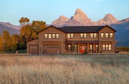 Hastings Farm House | Luxury Teton Retreat- Hot Tub, Comfort, Views
