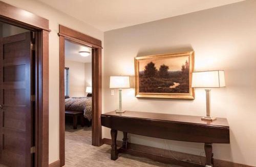 Bozeman House | Luxury Townhome on the Park with Bridger Mtn Views