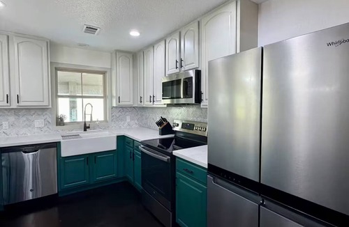 Brookshire House | Luxury Villa Near Houston Sleeps 16 Designer Bunk Room