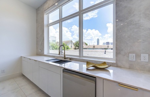 Houston House | Luxury World Cup Stay. Rooftop Views Elevator Galleria VIP Smart Home