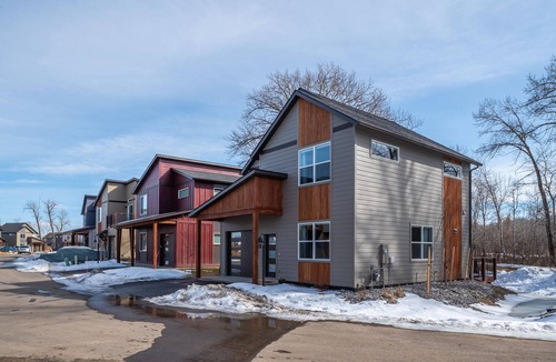 Four Corners House | Lyons Depot - Gallatin River Trail Access And Close to Bozeman Hot Springs.