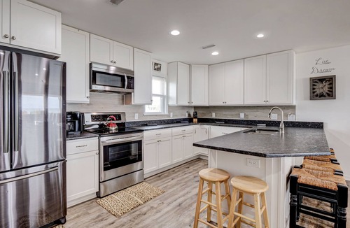 Surf City House | M&M Sandcastle - BEACHFRONT Ranch - second home M&M Beach Oasis 612684