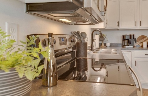 Fargo House | Mackenna's Place · Heated Garage | Prime Location | Family Friendly