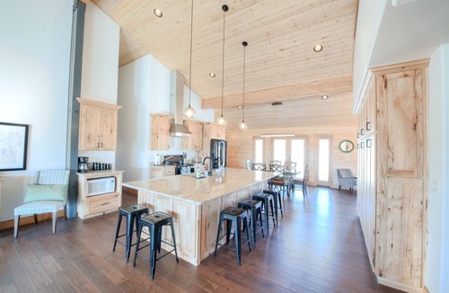 Cameron House | Madison Anglers House - Roam Property Management