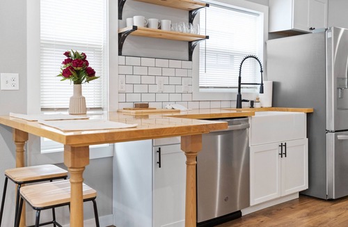 Helena House | Madison - newly remodeled, centrally located.