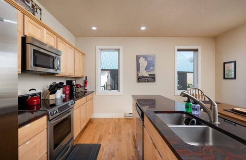 Cameron House | Madison River Retreat