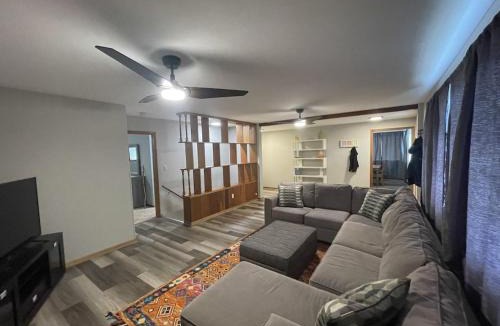 Ennis House | Madison Valley Getaway in Downtown Ennis, MT