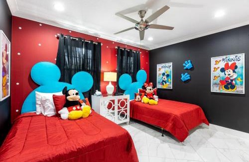 Davenport House | Magic Mirage by AvantStay Group Retreat Private Pool Resort Access