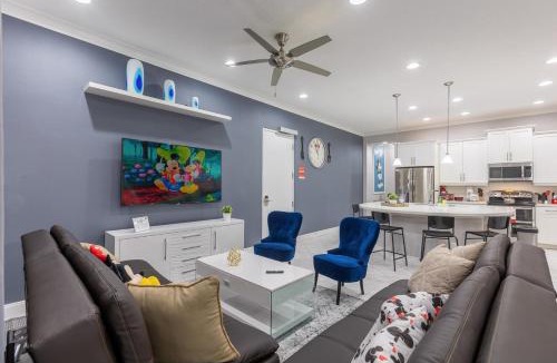 Davenport House | Magic Mirage by AvantStay Group Retreat Private Pool Resort Access