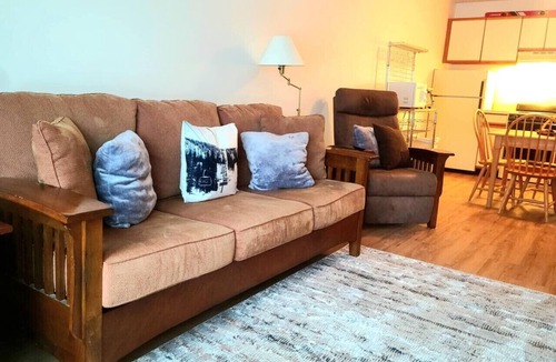 Londonderry Apartment | Magic Mountain Ski Resort Condo in Londonderry, VT