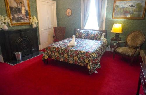 Point Pleasant House | Main Oak Manor