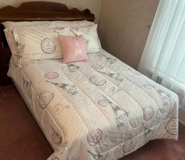 Point Pleasant House | Main Oak Manor