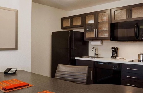 Southfield Hotel | MainStay Suites Southfield-Detroit