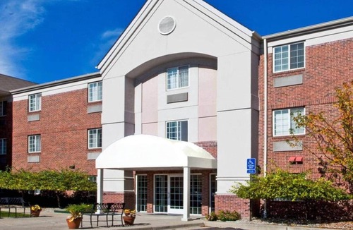 Southfield Hotel | MainStay Suites Southfield-Detroit