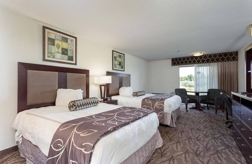 Idaho Falls Hotel | MAJESTIC IDAHO FALLS, 2 LOVELY UNITS! POOL, SPA, JACUZZI!