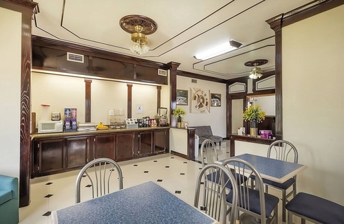 Three Rivers House | Make Your Trip More Enjoyable! Outdoor Pool, Onsite Parking, Pets Allowed!