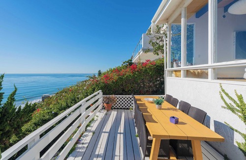 Western Malibu House | Malibu Beachfront Bungalow w/Ocean Views