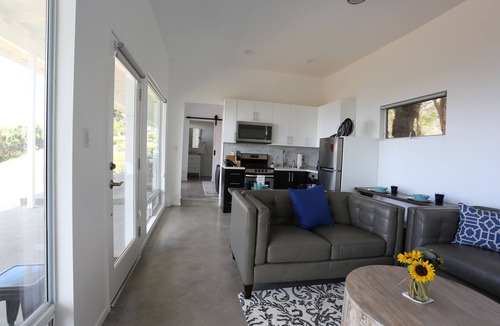 Malibu House | Malibu Getaway-Relaxation Destination-Ocean view-Beaches, Hiking, Shops, Dining