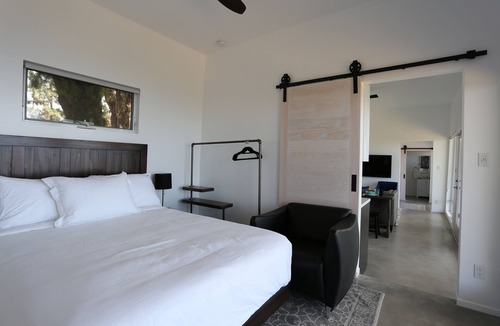 Malibu House | Malibu Getaway-Relaxation Destination-Ocean view-Beaches, Hiking, Shops, Dining