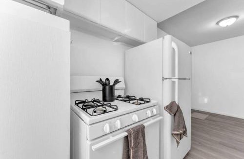 Maple Heights Apartment | Maple Heights Getaway