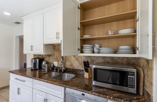 Sunnyvale West Cottage | @ Marbella Lane - Convenient Home 9-min to Levi's