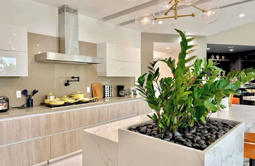 Mount Wilson House | @ Marbella Lane - Enchanted Garden & Pool Hideaway