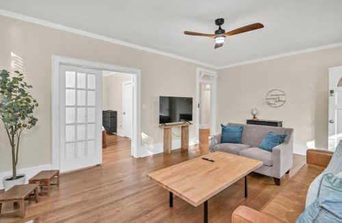 Eau Claire Apartment | Margrave Downstairs - 3BR2BA