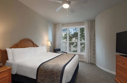 Beach Lagoon Resort | Marriott Monarch at Sea Pines- 2 Bedroom Unit Sleeps 6!
