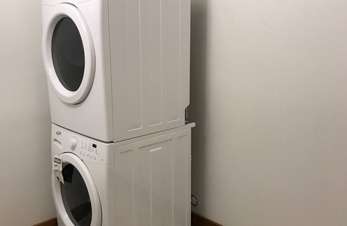 Dillon Apartment | Mary Innes Loft Apt 110 2BD