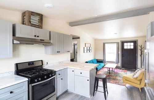 Stanley Cabin | Meadow Creek Suite #10