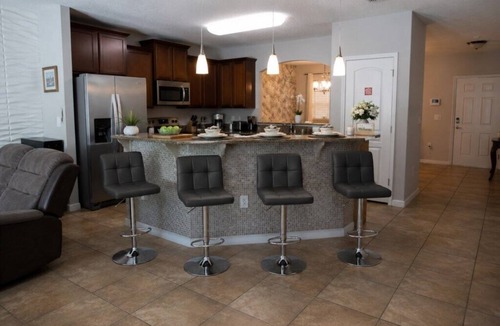 Calabria House | Meadow Manor - 10 Mins to Disney! - No Rear Neighbors, Covered Lanai