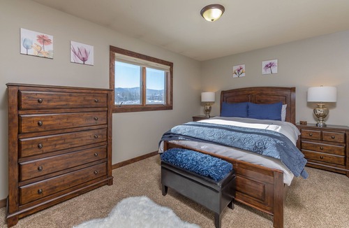 Big Sky House | Meadow Village Spacious Luxury Remodeled House