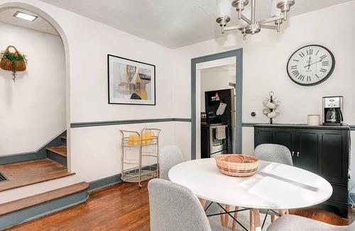 Meridian-Kessler House | Meridian Kessler/Broadripple Charmer! ~ oasis steps away from food/drink/shops