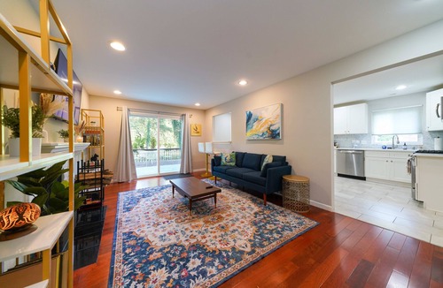 Beverly Hills House | Metro Detroit Getaway on a large lot with 4 bedrooms