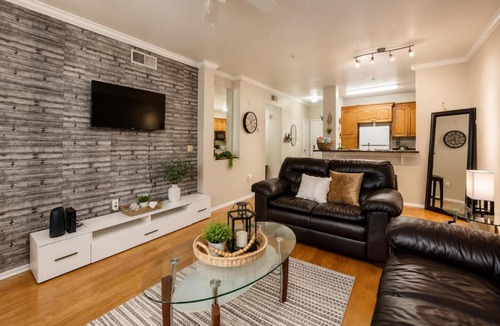 Metro West Apartment | MetroWest Stay 2BR Near Universal and Disney
