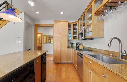 Sherrills Ford House | Mi Casa, Su Casa | Fire Pit | Dock | Game Rom | Sleeps 14