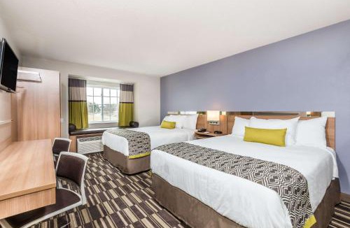 Beaver Falls Hotel | Microtel Inn & Suites by Wyndham Beaver Falls