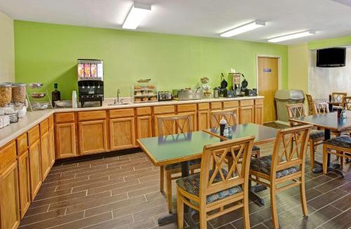 Barium Springs Hotel | Microtel Inn & Suites by Wyndham Statesville